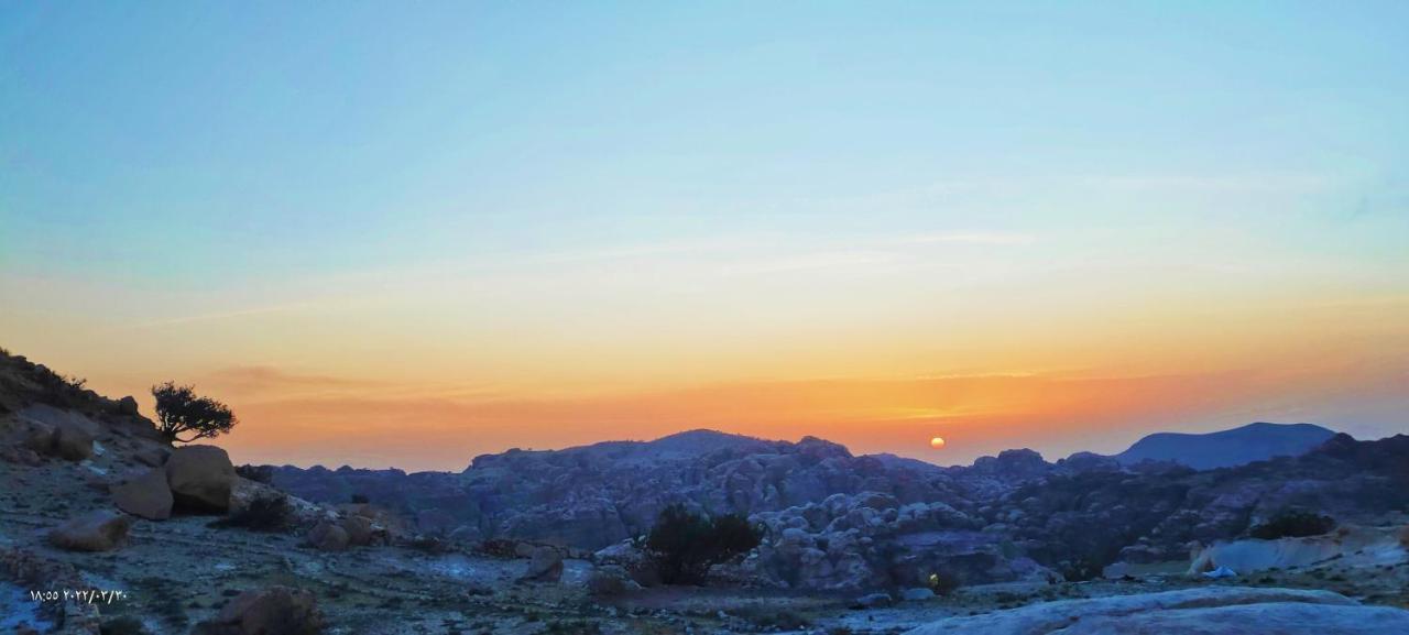 ホテル Petra Wassaif Camp ワディ・ムーサ エクステリア 写真