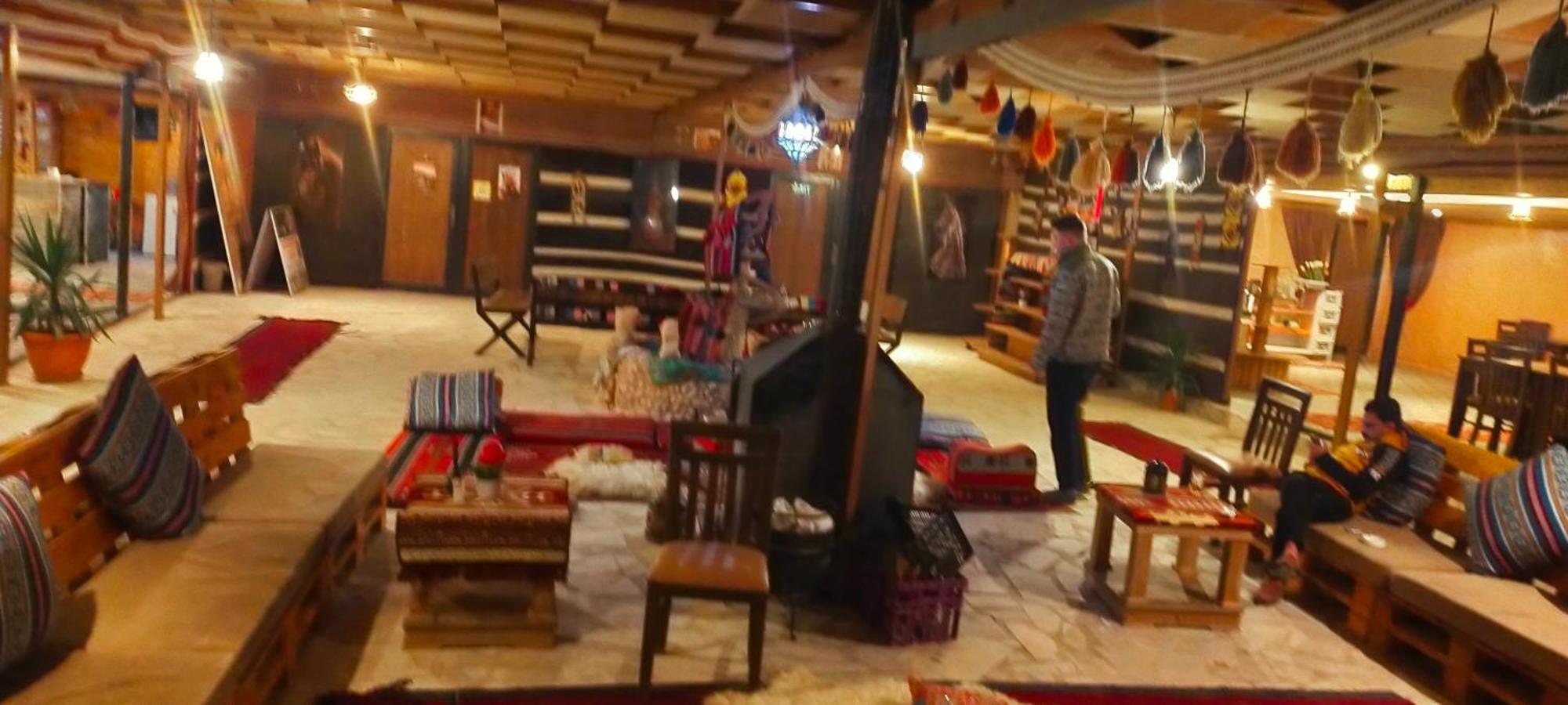 ホテル Petra Wassaif Camp ワディ・ムーサ エクステリア 写真